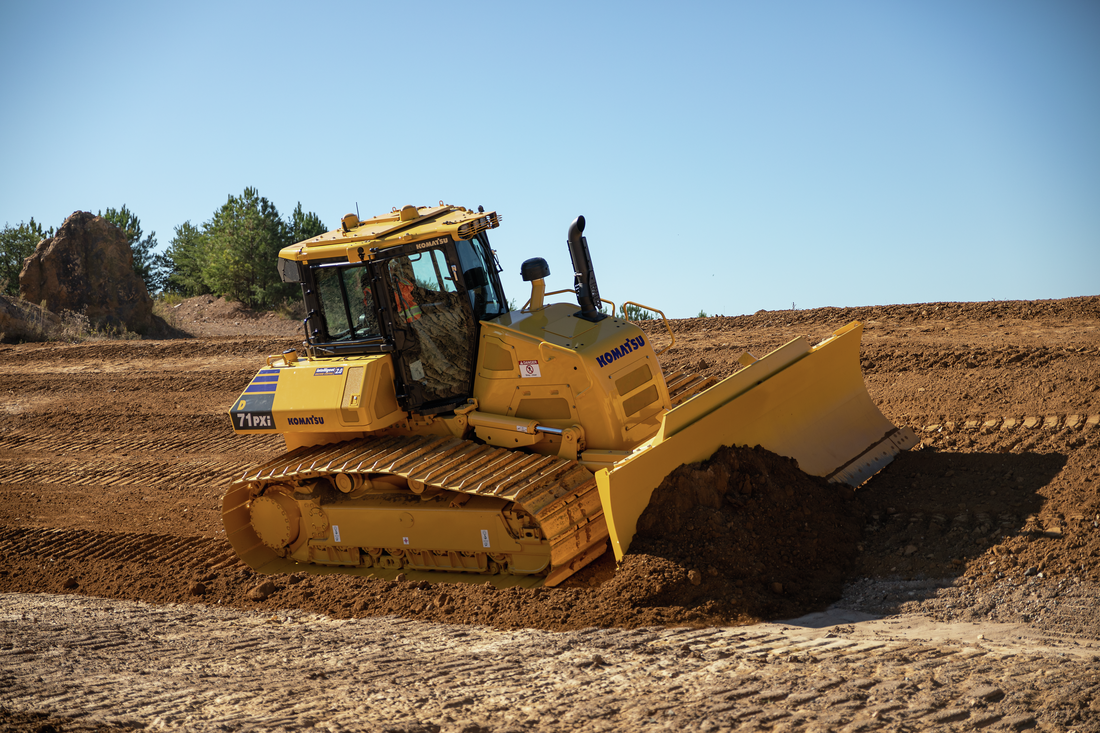 Most powerful hydrostatic transmission (HST) dozer in its size class;  standard, low ground pressure or with intelligent Machine Control 2.0